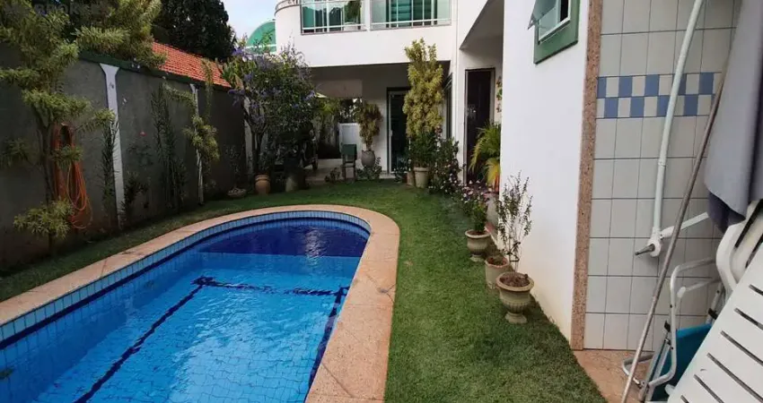 Casa em Condomínio de Alto Padrão no Recreio dos Bandeirantes, RJ: 3 suítes, 4 vagas, 558m² de luxo! Pfoximo a Praia