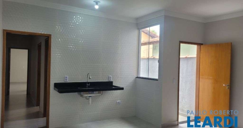 Casa com 2 quartos à venda na Rua Xavantes, Vila Jaci, São José dos Campos