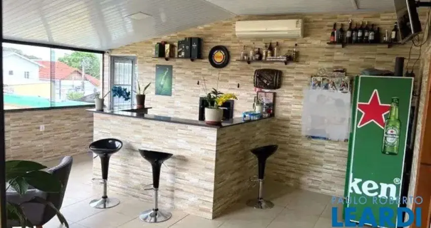 Casa com 6 quartos para alugar na Avenida Rui Barbosa, Jardim Bela Vista, São José dos Campos