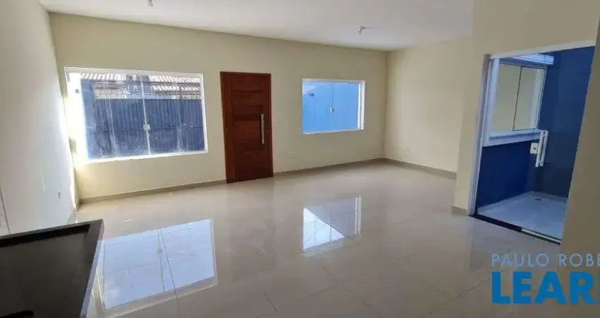 Casa com 3 quartos para alugar na Rua Ciro dos Anjos, Loteamento Villa Branca, Jacareí