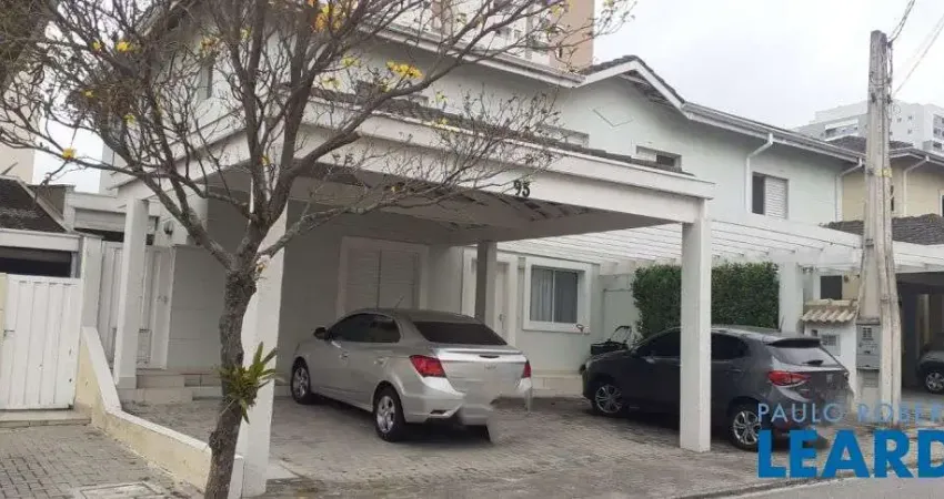 Casa em condomínio fechado com 4 quartos à venda na Rua Abílio de Almeida, Loteamento Villa Branca, Jacareí