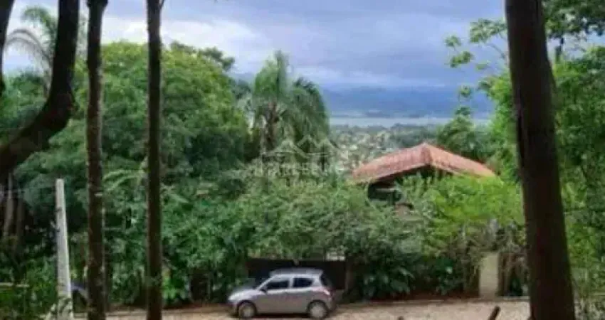 Terreno com localização privilegiada no caminho do Rei.