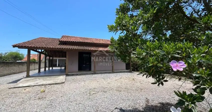 Casa à venda no bairro Arroio do Rosa - Imbituba/SC