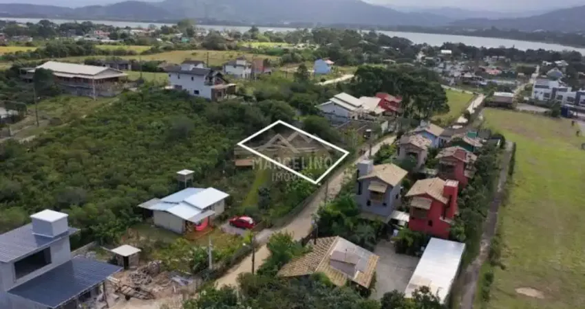Terreno à venda no bairro Praia do Rosa - Imbituba/SC