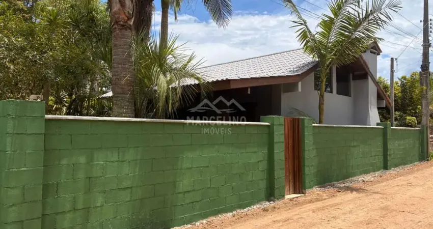 Casa com 3 quartos para alugar na Praia do Rosa, Imbituba