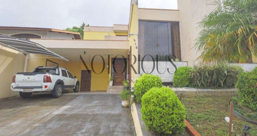 Casa para Venda em Curitiba / PR no bairro Guabirotuba