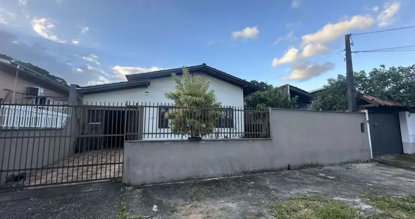 Casa com 3 quartos à venda na Rua José Salomon, 144, Costa e Silva, Joinville