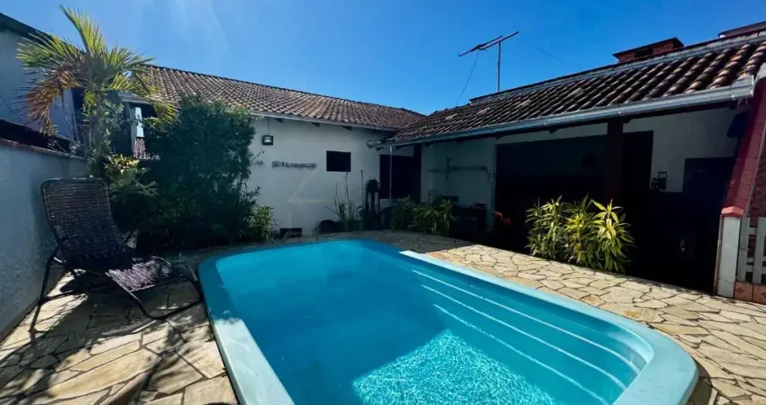 Casa com 3 quartos à venda na Rua Rio Doce, Guanabara, Joinville