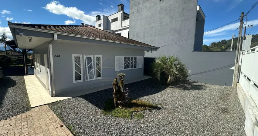 Casa com 4 quartos à venda na Rua Pio XII, Bom Retiro, Joinville