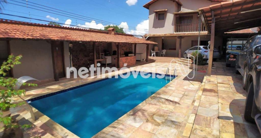 Casa com 6 quartos à venda na Rua Capitão Leonídio Soares, Planalto, Belo Horizonte