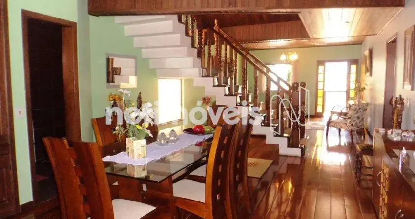 Casa com 5 quartos à venda na Rua Munhoz, Santa Rosa, Belo Horizonte