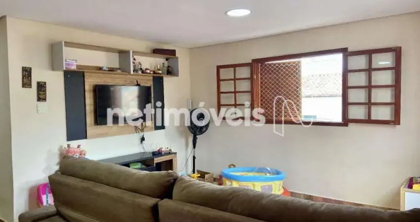 Casa com 4 quartos à venda na Rua Epitácio Pessoa, Nacional, Contagem