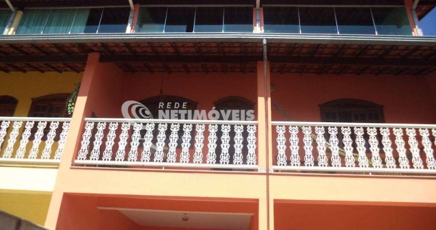 Casa com 4 quartos à venda na Rua Pinheiro, Arvoredo, Contagem