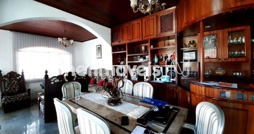 Casa com 3 quartos à venda na Rua Maria José de Jesus, Camargos, Belo Horizonte