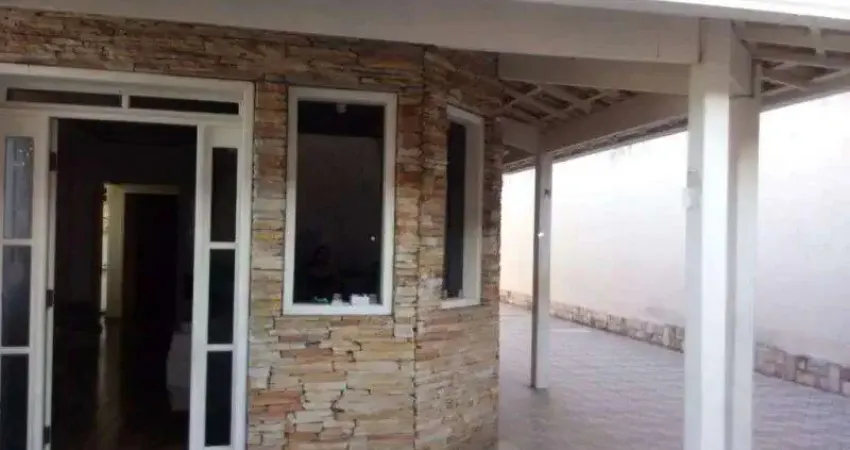 Casa com 3 quartos à venda na Rua Paulo de Couto e Silva, Heliópolis, Belo Horizonte
