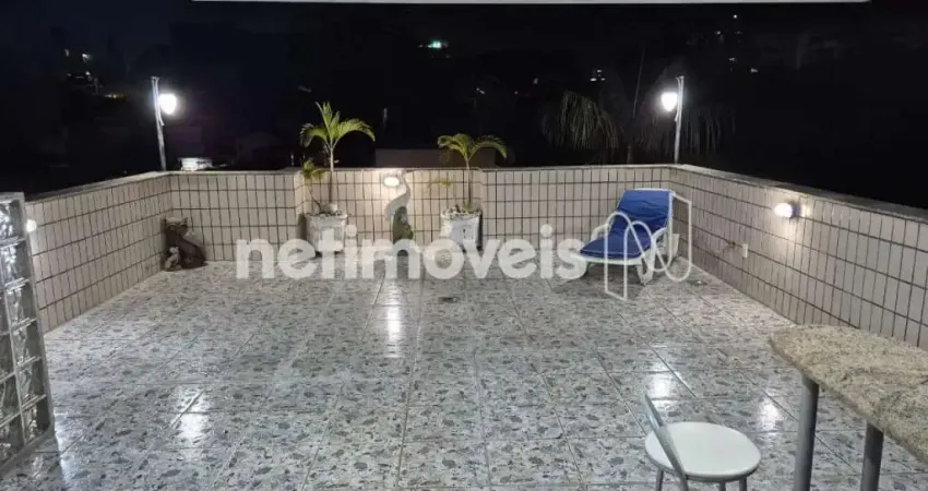 Cobertura ampla no santa rosa – 4 quartos, 188,72 m²; e terraço com churrasqueira