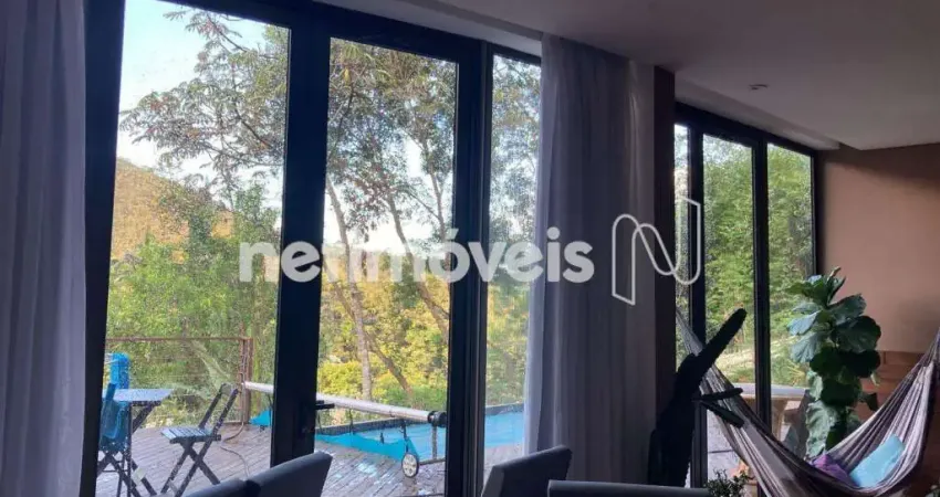 Casa no condomínio vila alpina, com vista espetacular para a mata.