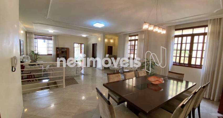 Casa com 4 quartos à venda na Rua Castelo de Alcobaça, Castelo, Belo Horizonte