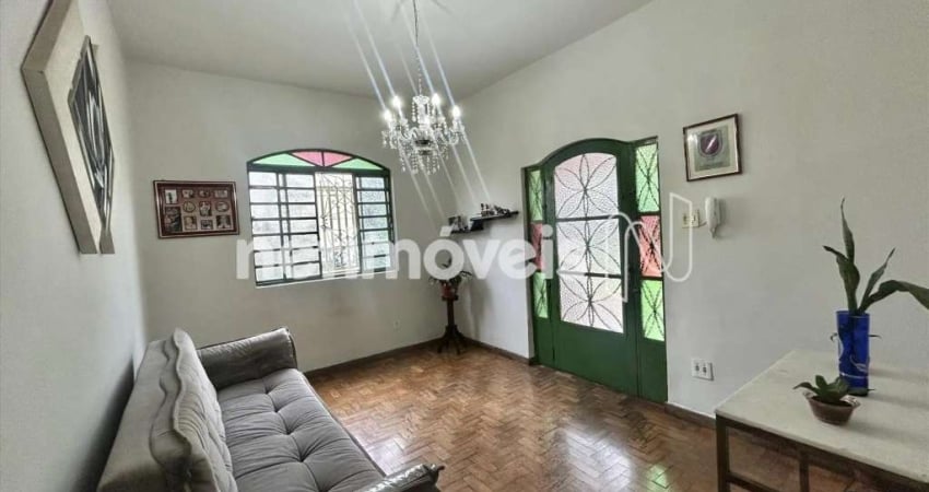 Casa com 3 quartos à venda na Rua Itapetinga, Cachoeirinha, Belo Horizonte