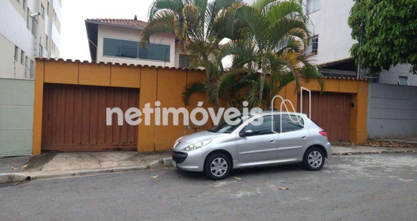 Casa com 5 quartos à venda na Rua Barão de Jacuí, Planalto, Belo Horizonte