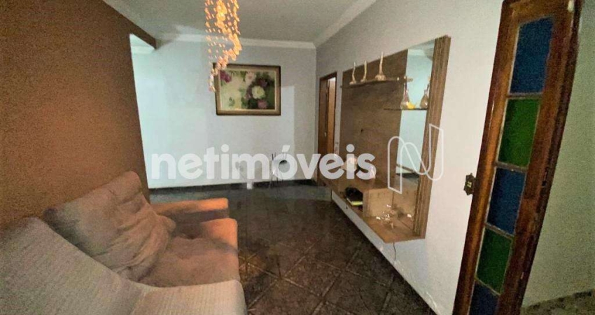 Casa com 3 quartos à venda na Rua KK, Arvoredo, Contagem