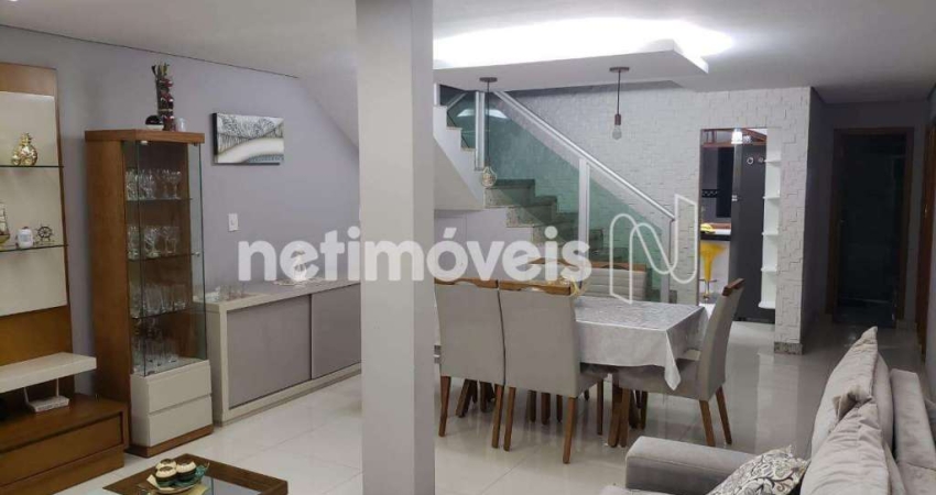 Casa com 4 quartos à venda na Rua Areia, Vitória, Belo Horizonte