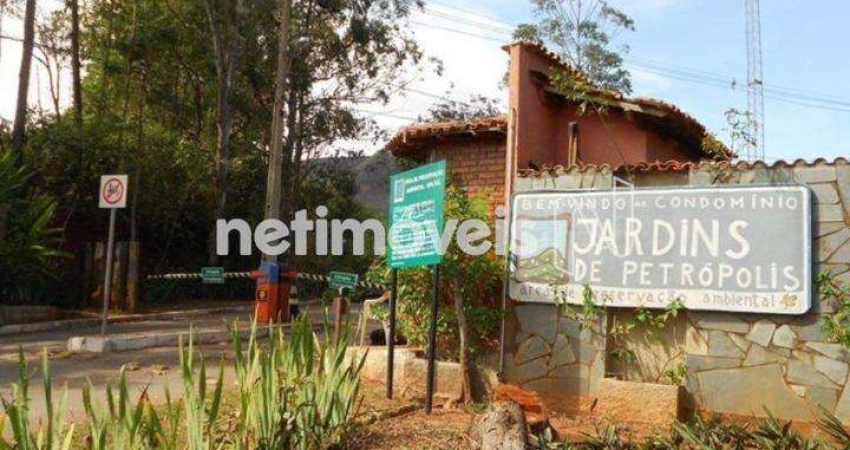 Terreno em condomínio fechado à venda na Rua dos Jacarandás, Jardins de Petrópolis, Nova Lima
