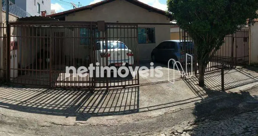 Casa com 2 quartos à venda na Rua Aquiras, Parque Xangri-Lá, Contagem