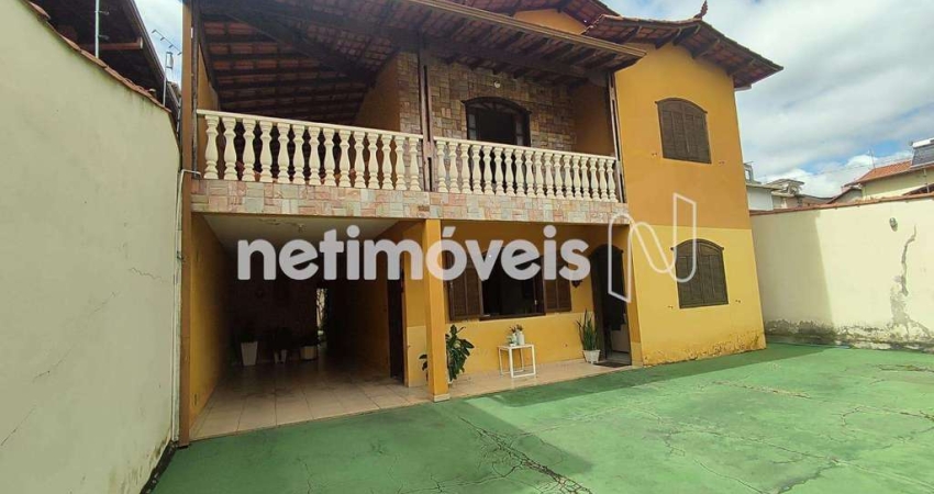 Casa com 4 quartos à venda na Rua KK, Arvoredo, Contagem