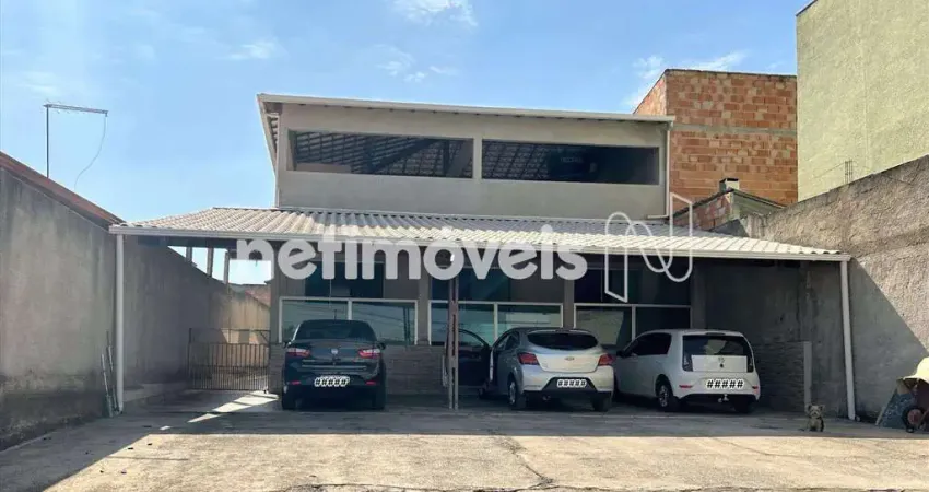 Casa com 4 quartos à venda na Rua Itamarati, Piratininga (Venda Nova), Belo Horizonte