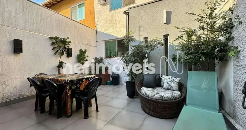 Casa com 3 quartos à venda na Rua Alberto Alves de Azevedo, Castelo, Belo Horizonte