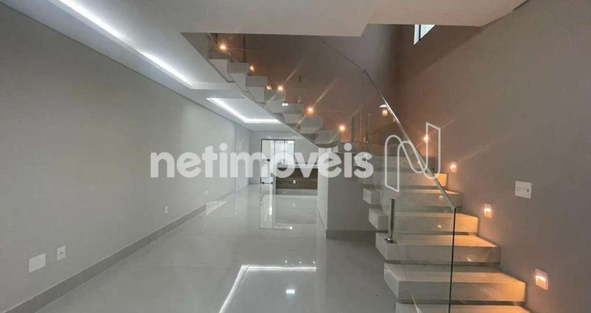 Casa com 4 quartos à venda na Rua Fernando Ferrari, Planalto, Belo Horizonte