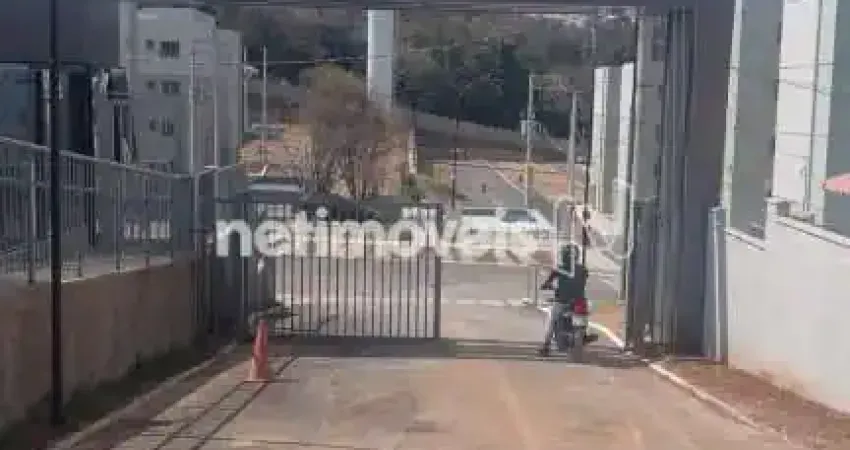 Apartamento com 2 quartos à venda na Rua Rita Camargos, Bom Jesus, Contagem