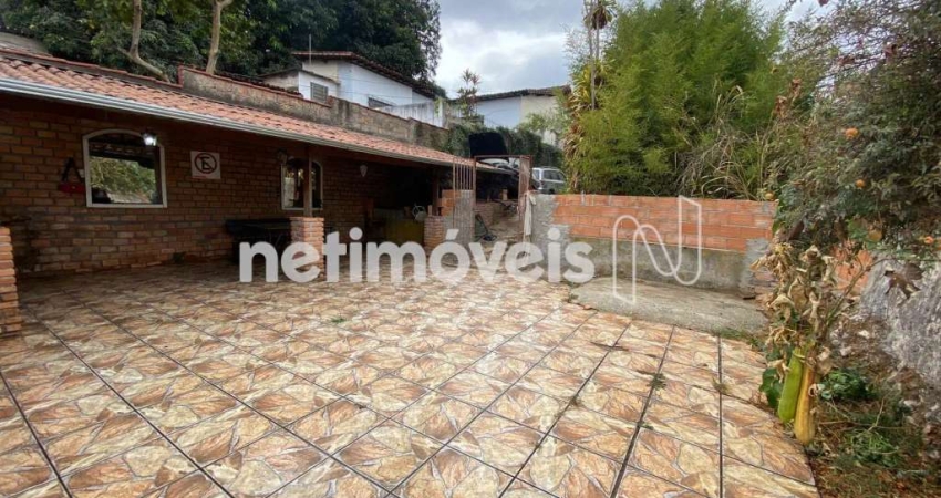 Casa com 2 quartos à venda na Rua Estoril, São Francisco, Belo Horizonte