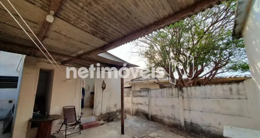 OPORTUNIDADE ÚNICA: 2 CASAS INDEPENDENTES em LOTE (14x24m) - Bairro Graça, BH!