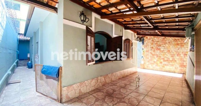 Casa com 3 quartos à venda na Rua São Salvador, Lagoinha, Belo Horizonte