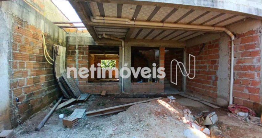 Casa com 2 quartos à venda na Rua Brumadinho, Parque Xangri-Lá, Contagem