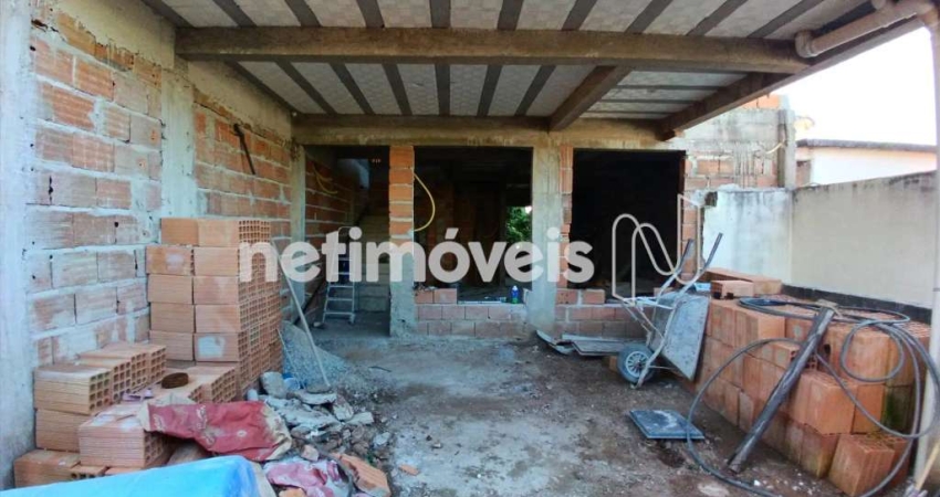Casa com 2 quartos à venda na Rua Brumadinho, Parque Xangri-Lá, Contagem