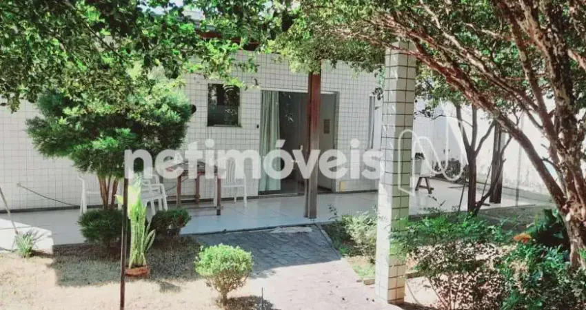 Casa com 2 quartos à venda na Rua Maria Antônia Fragola, Camargos, Belo Horizonte