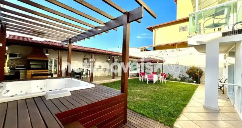 Casa com 3 quartos à venda na Rua Fernando Ferrari, Planalto, Belo Horizonte
