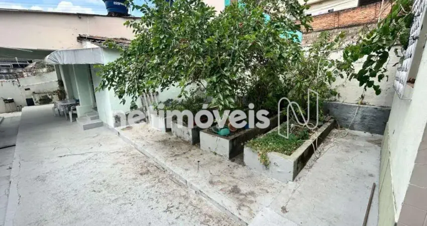Casa com 3 quartos à venda na Rua Casuarina, Caiçaras, Belo Horizonte