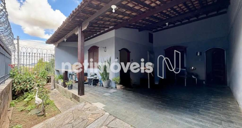 Casa com 4 quartos à venda na Rua Estoril, São Francisco, Belo Horizonte