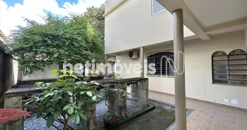 Casa com 5 quartos à venda na Rua Itapagipe, Concórdia, Belo Horizonte