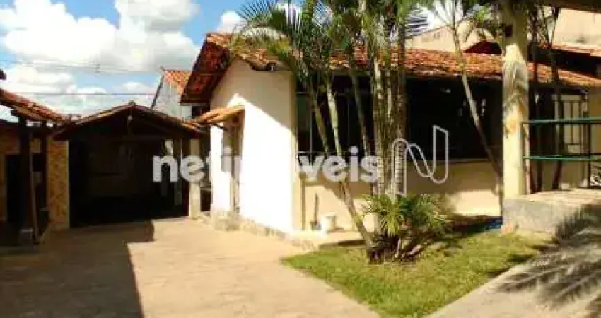 Chácara / sítio com 3 quartos à venda na Rua Três, Chácara Novo Horizonte, Contagem
