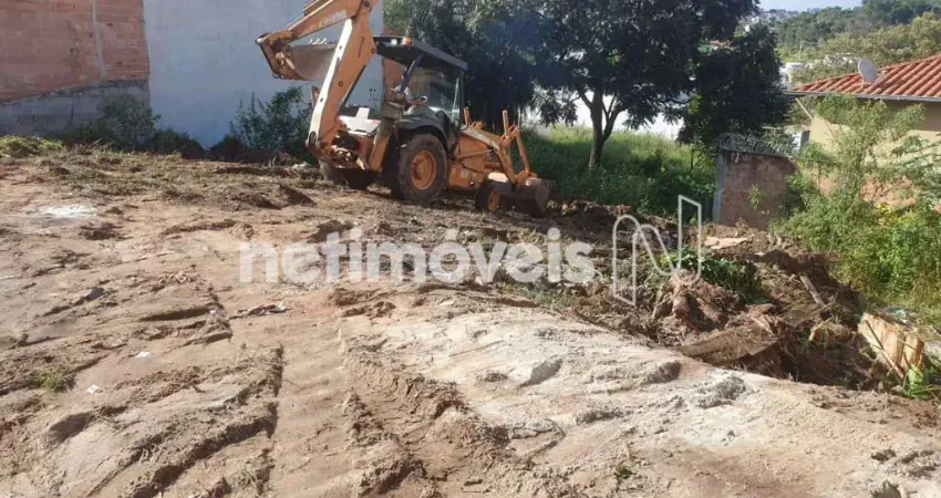 Terreno comercial à venda na Rua Jarbas Costa Camargos, Vale das Orquídeas, Contagem