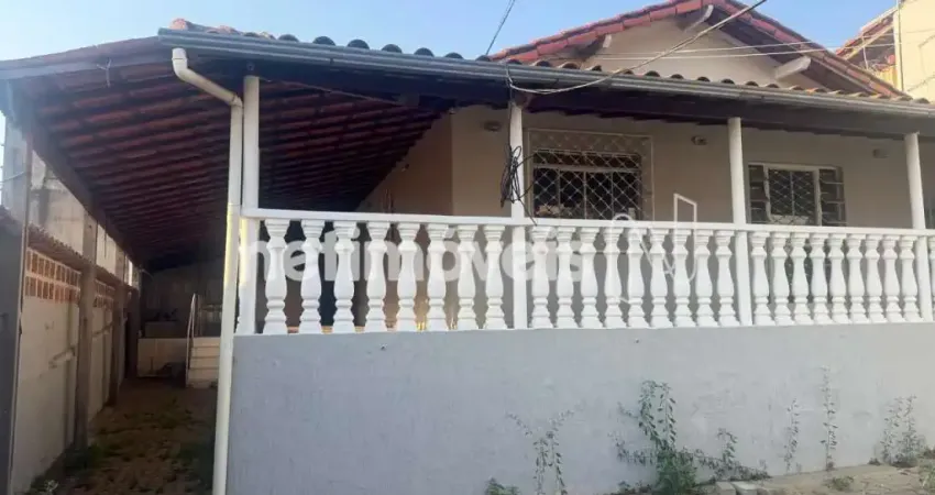 Casa com 3 quartos à venda na Rua dos Administradores, Alípio de Melo, Belo Horizonte