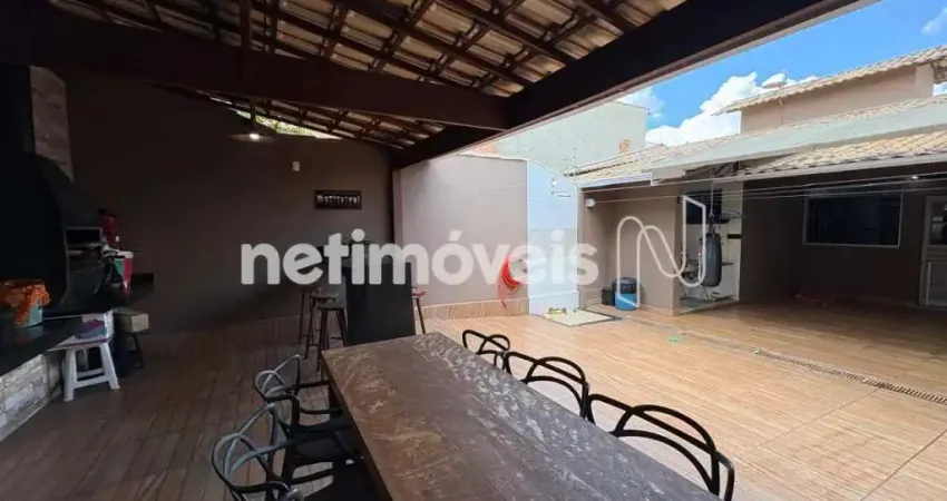 Casa com 2 quartos à venda na Rua Camanducaia, Parque Xangri-Lá, Contagem