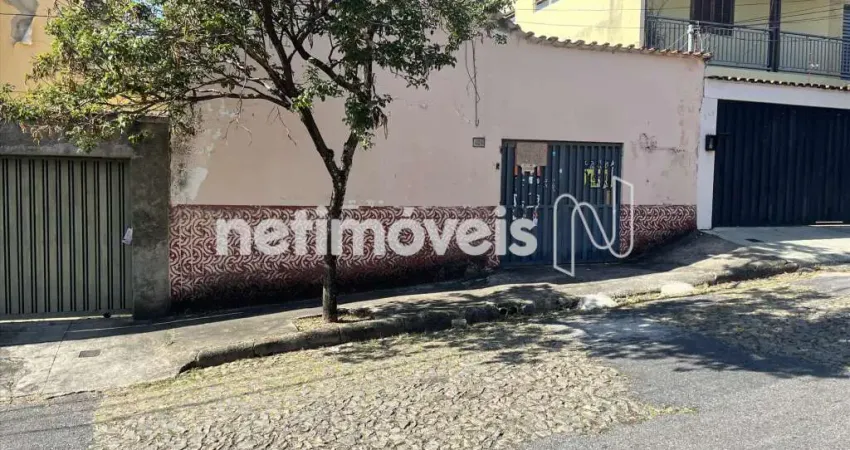 Casa com 3 quartos à venda na Rua Campinas, Esplanada, Belo Horizonte