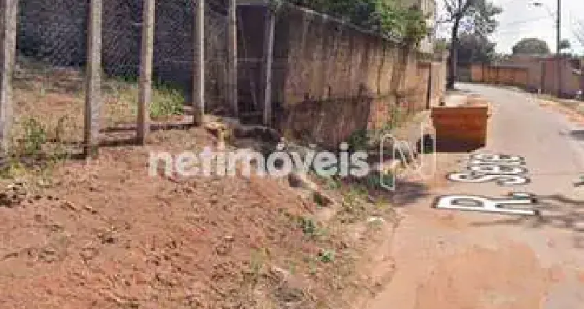 Terreno à venda na Rua Sete, Chácara Novo Horizonte, Contagem