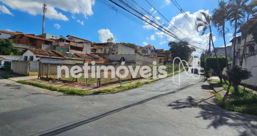Terreno à venda na Rua Zaire, Canaã, Belo Horizonte